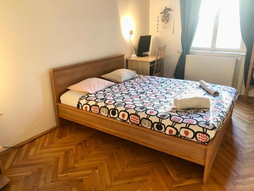 Chez Jitka Et Gautier - A Great Alternative To A Hotel Prague Exterior photo
